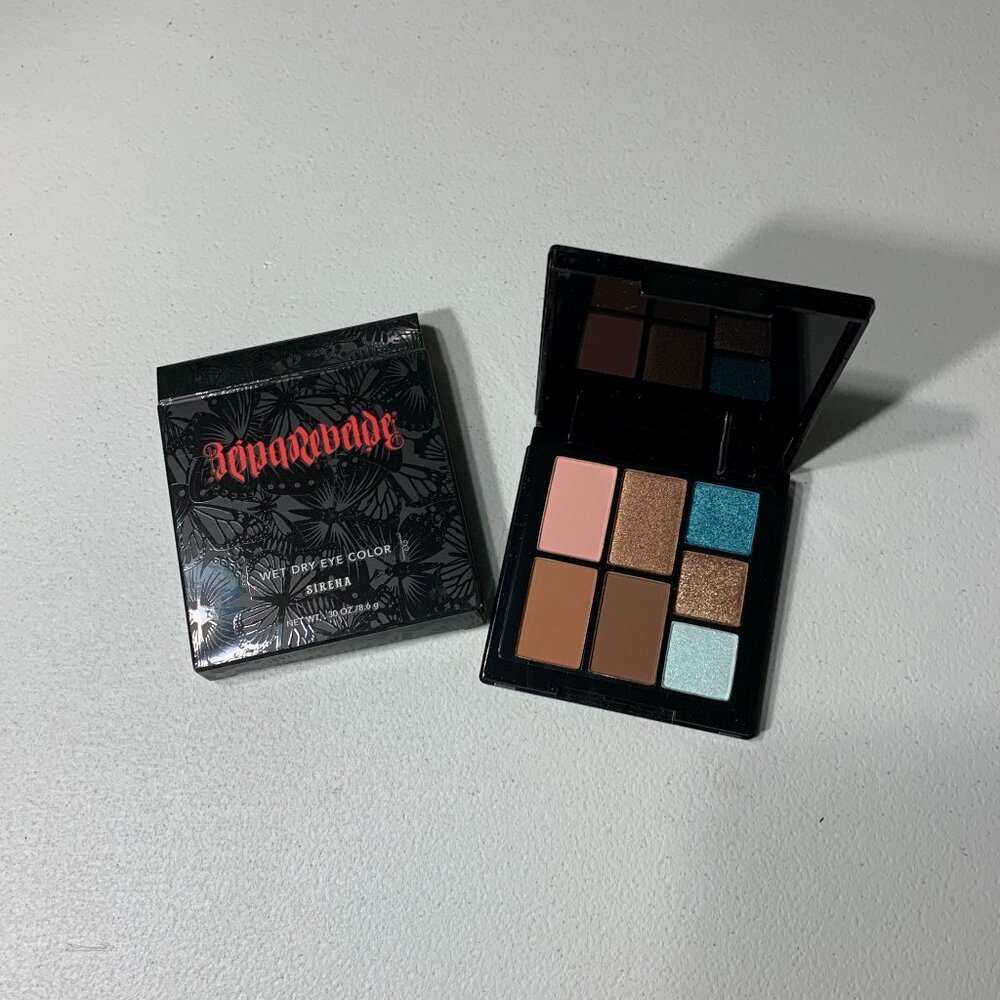 Reina Rebelde Sirena Wet Dry Eyeshadow Palette NWT